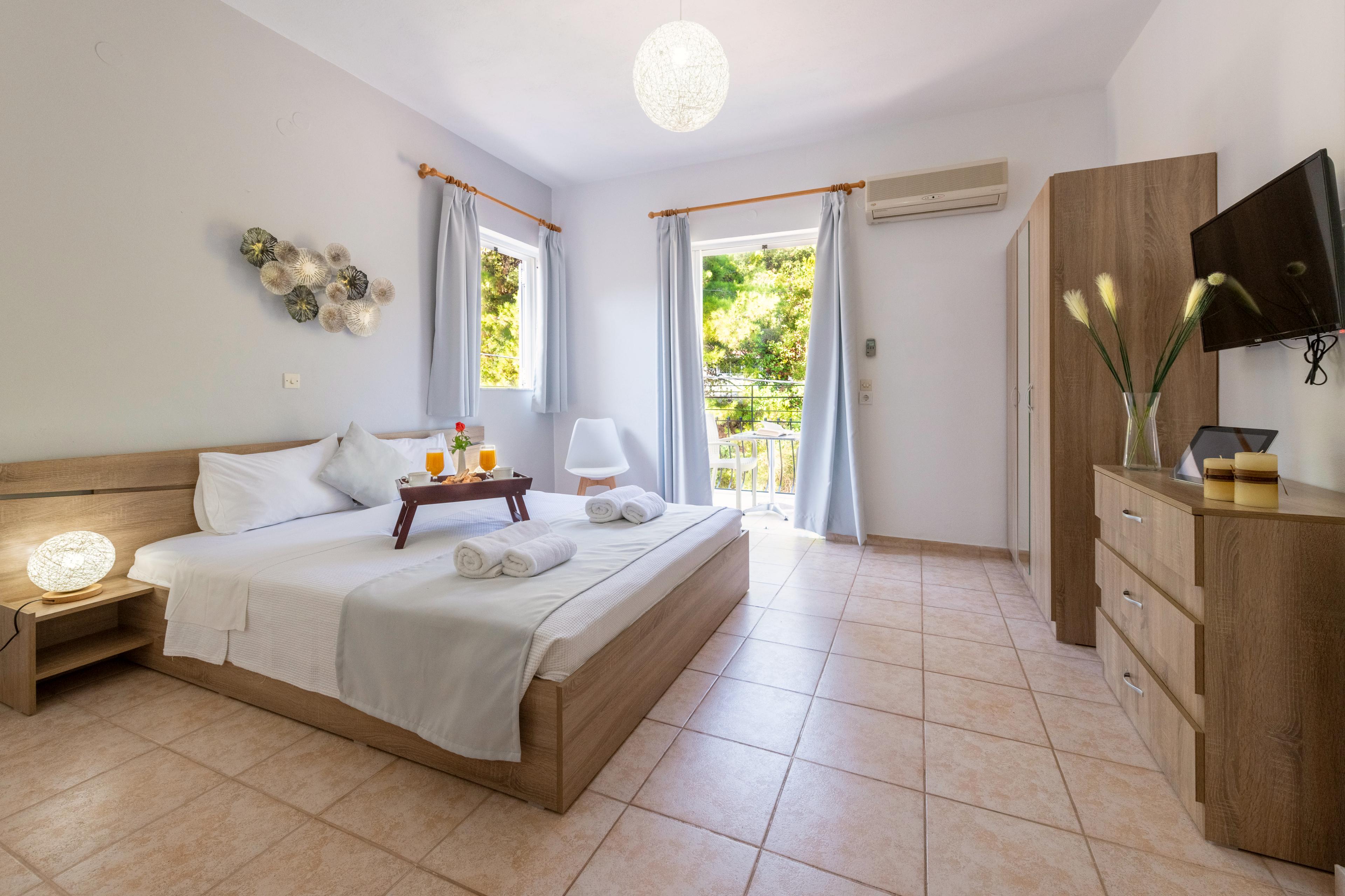 Ferienwohnung Faro Del Porto Poros  Exterior foto
