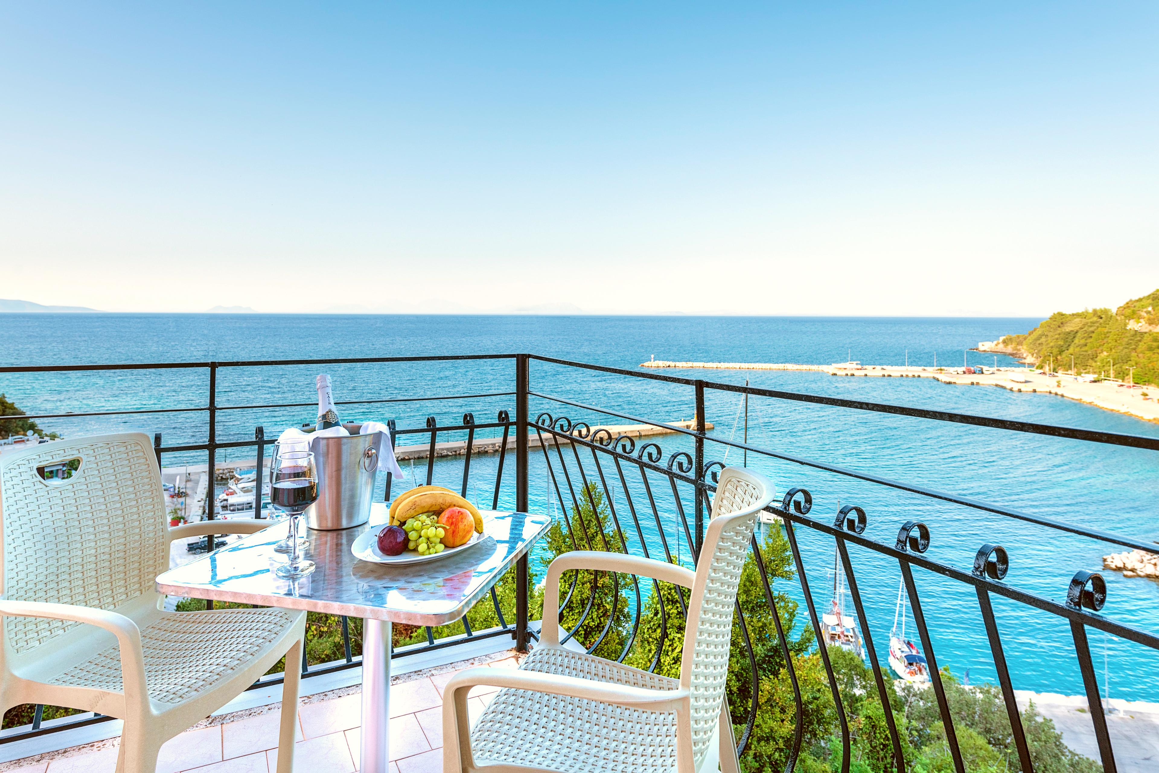 Ferienwohnung Faro Del Porto Poros  Exterior foto